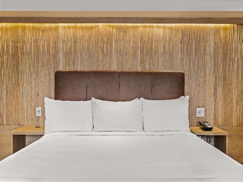 Otter Hotel image