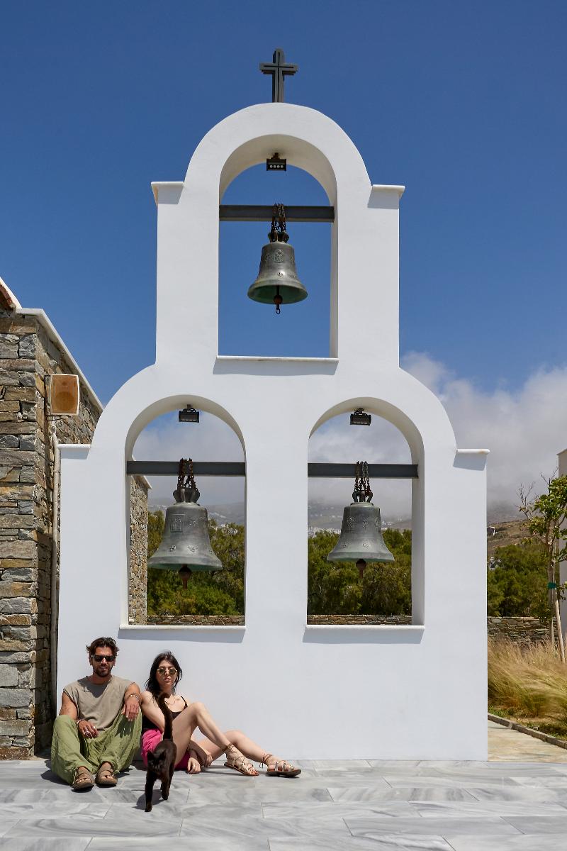 Emerald Tinos image