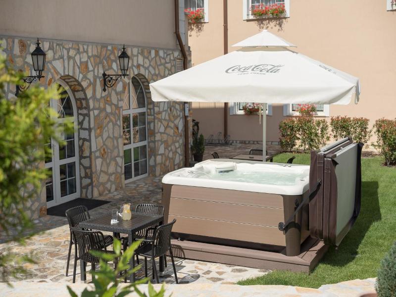 Kikelet Club Hotel image