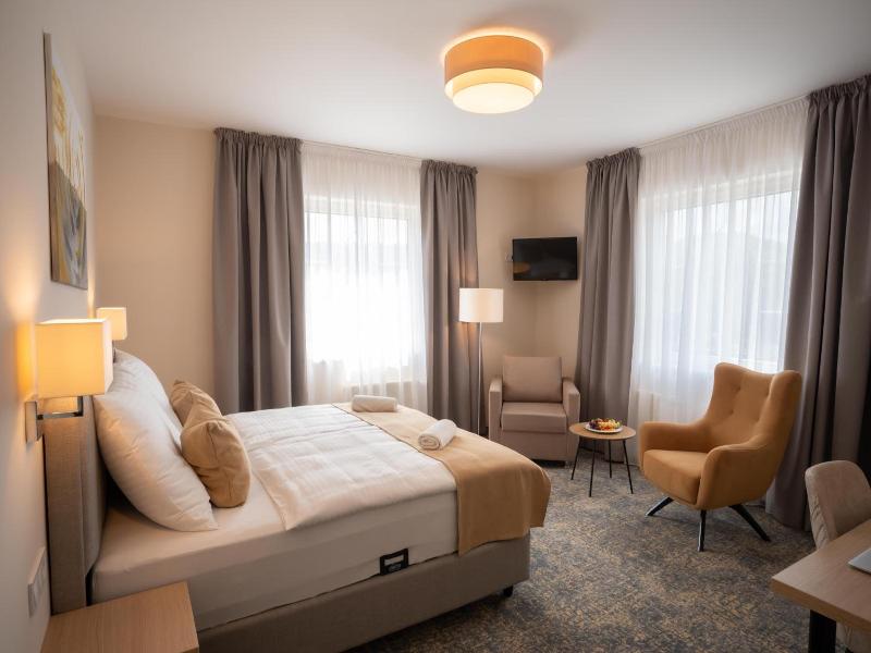 Kikelet Club Hotel image