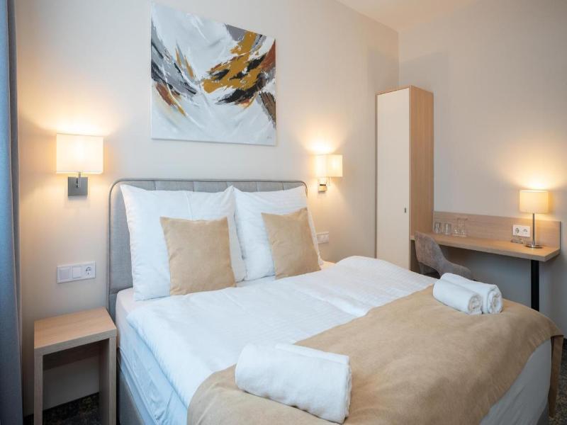 Kikelet Club Hotel image