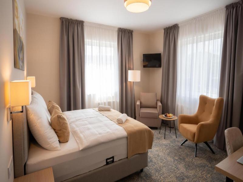 Kikelet Club Hotel image