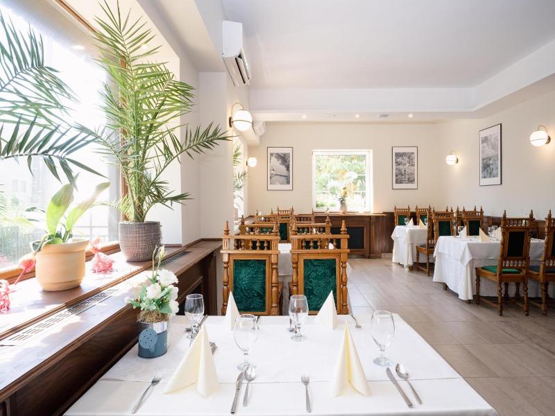 Kikelet Club Hotel image