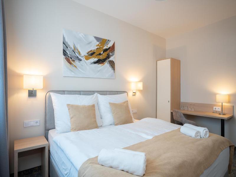 Kikelet Club Hotel image