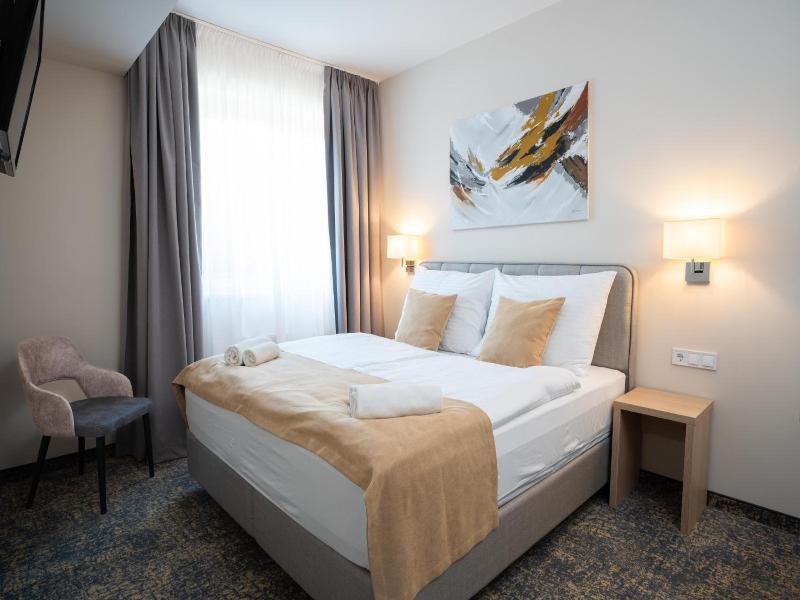 Kikelet Club Hotel image