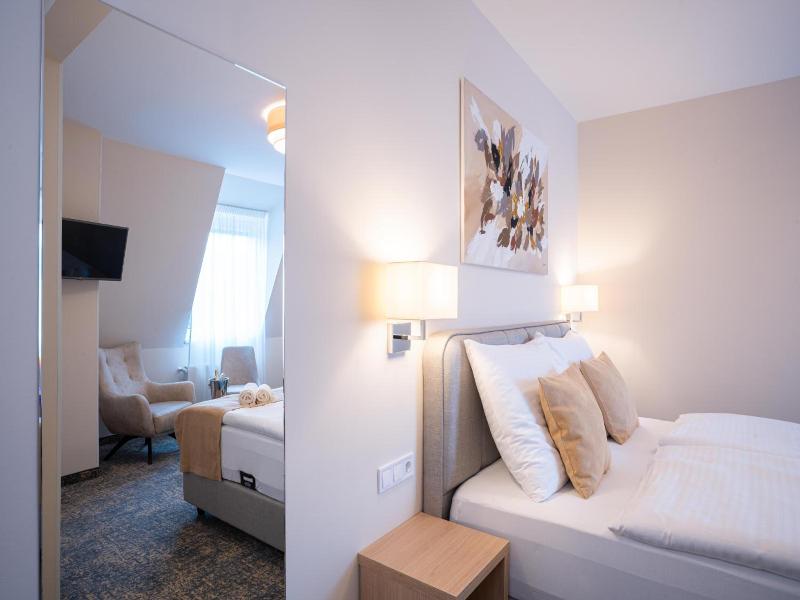 Kikelet Club Hotel image