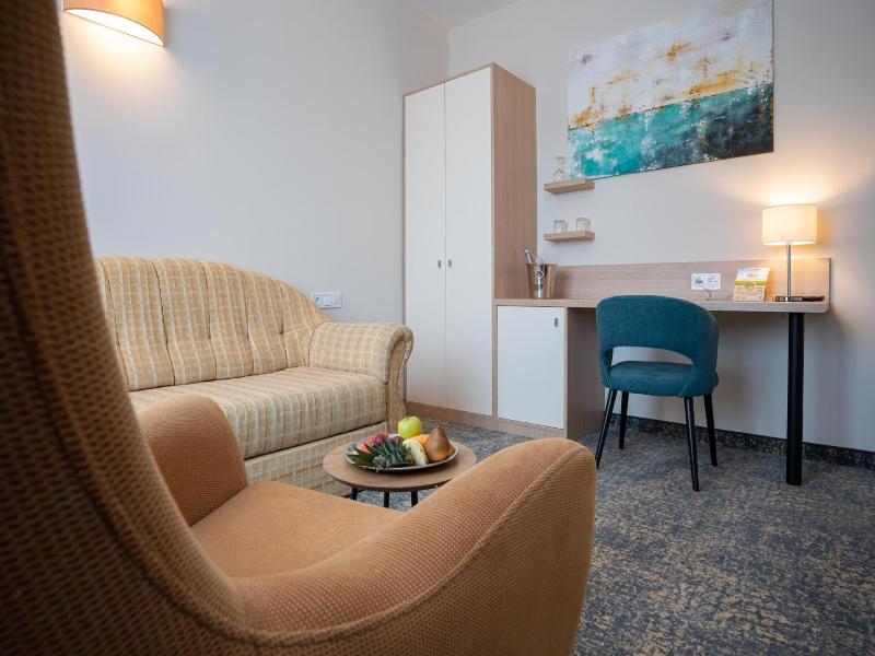 Kikelet Club Hotel image
