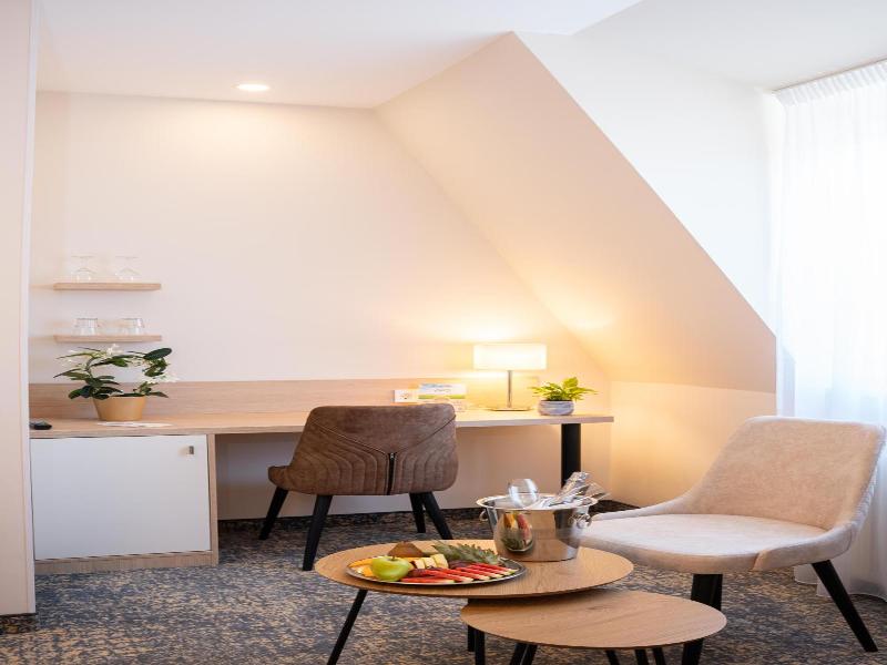 Kikelet Club Hotel image