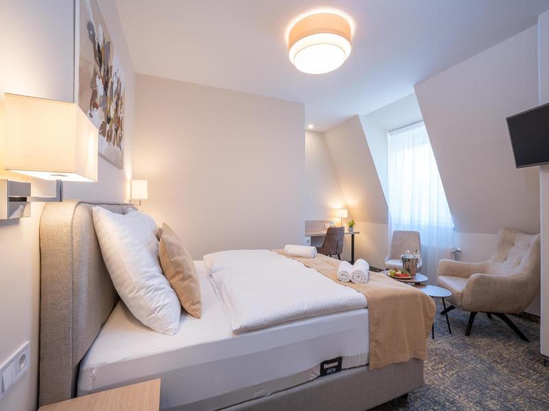 Kikelet Club Hotel image