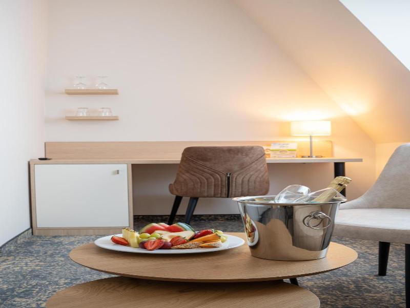 Kikelet Club Hotel image