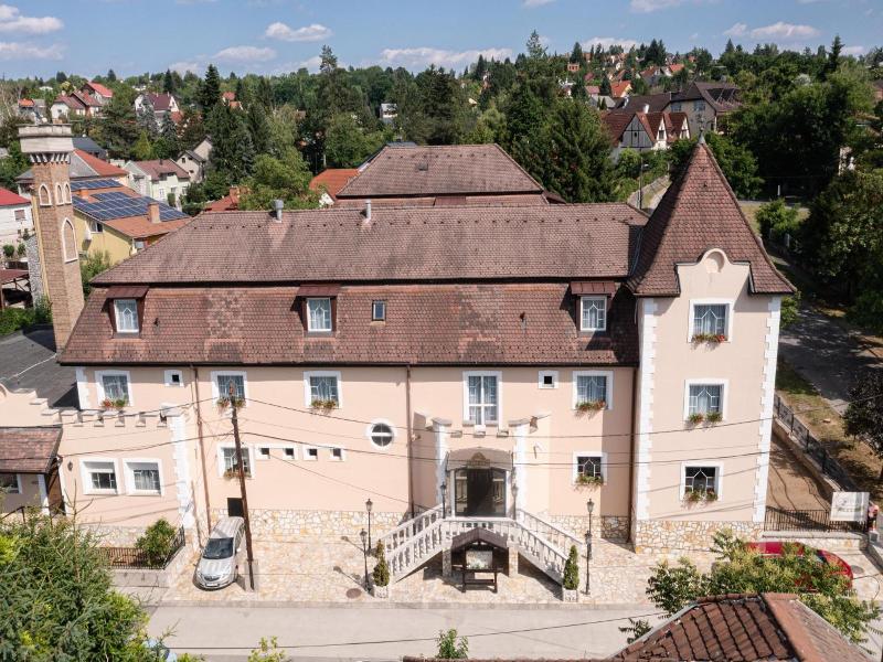 Kikelet Club Hotel image