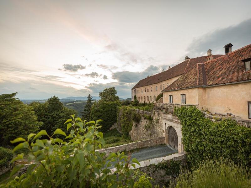 Burg Bernstein image