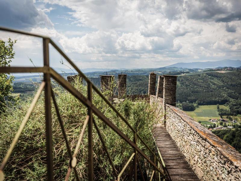 Burg Bernstein image
