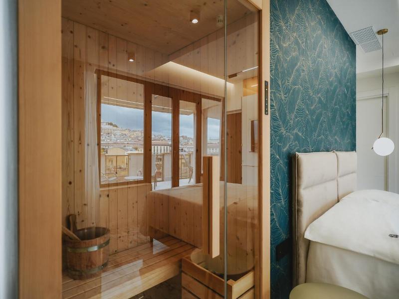 Poetica Boutique Sky Hotel image
