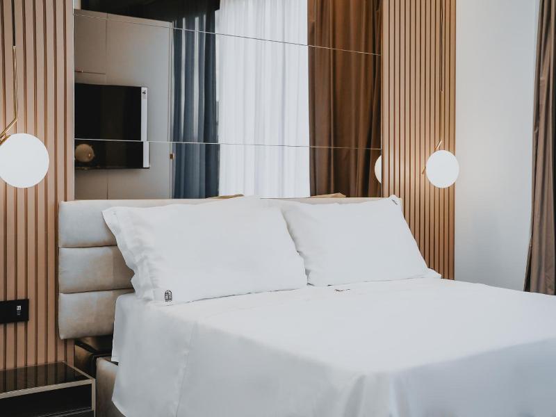 Poetica Boutique Sky Hotel image