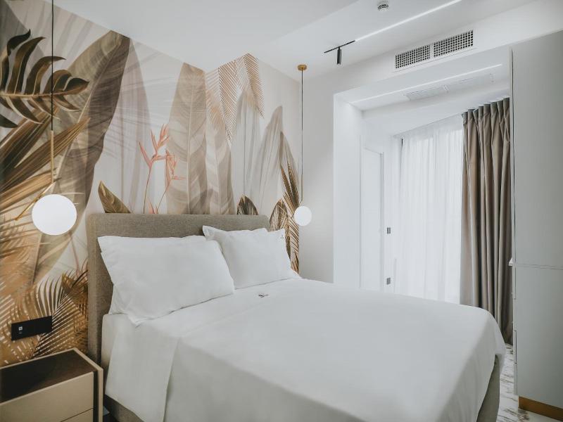 Poetica Boutique Sky Hotel image