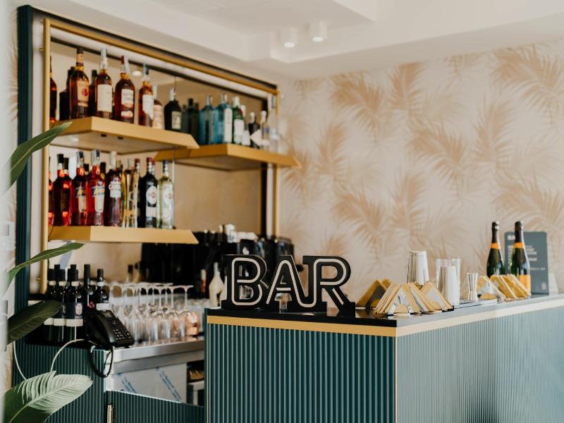 Poetica Boutique Sky Hotel image