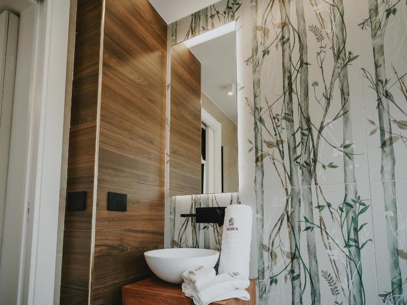 Poetica Boutique Sky Hotel image