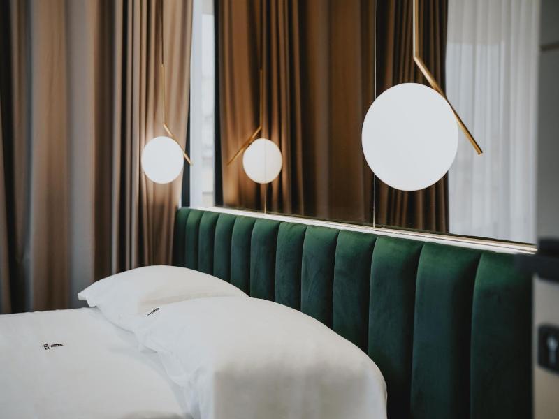 Poetica Boutique Sky Hotel image