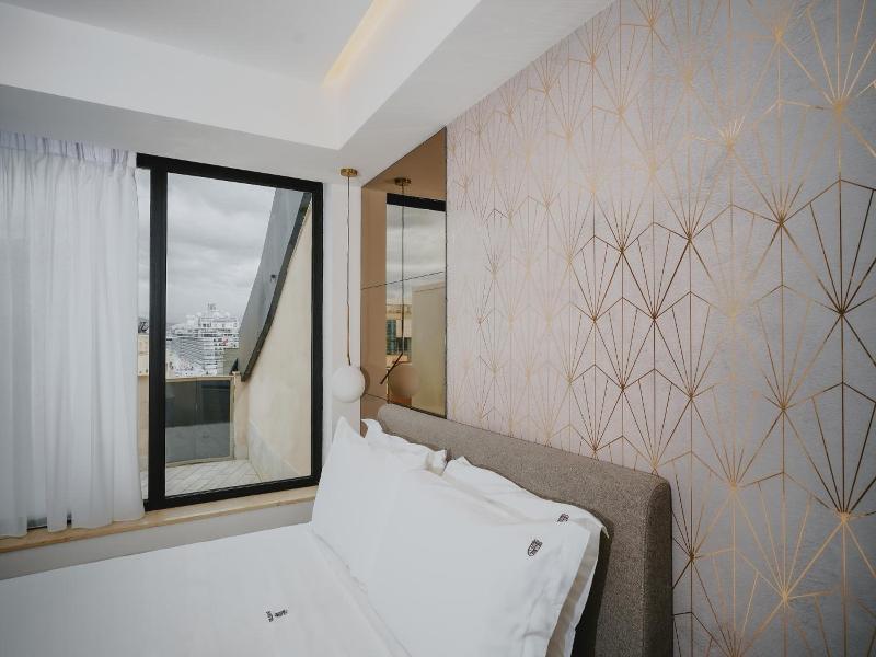 Poetica Boutique Sky Hotel image