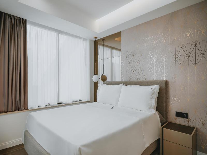 Poetica Boutique Sky Hotel image
