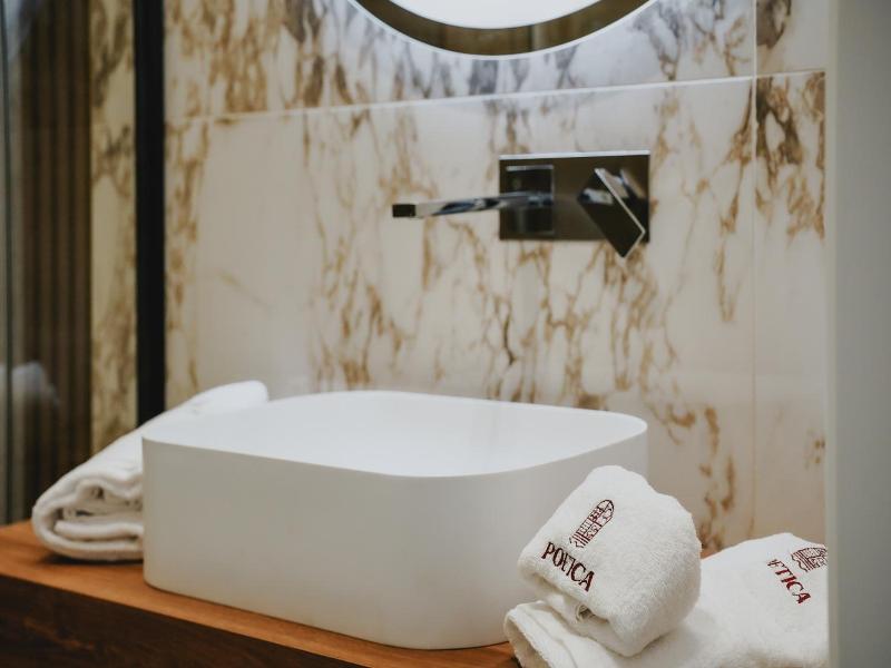 Poetica Boutique Sky Hotel image