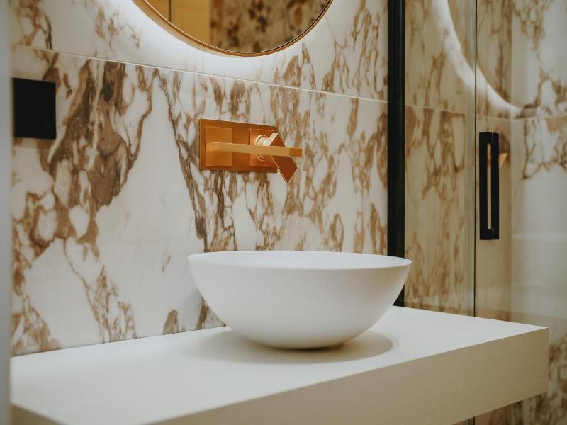 Poetica Boutique Sky Hotel image