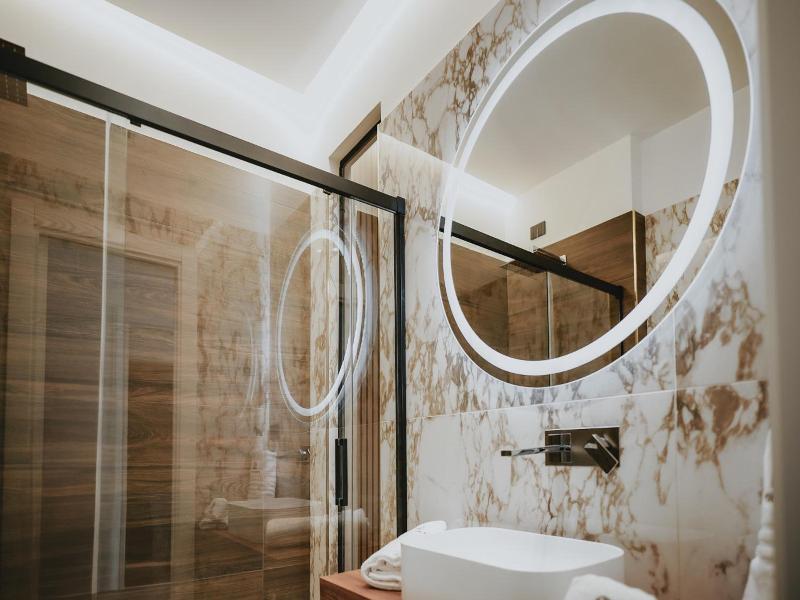 Poetica Boutique Sky Hotel image