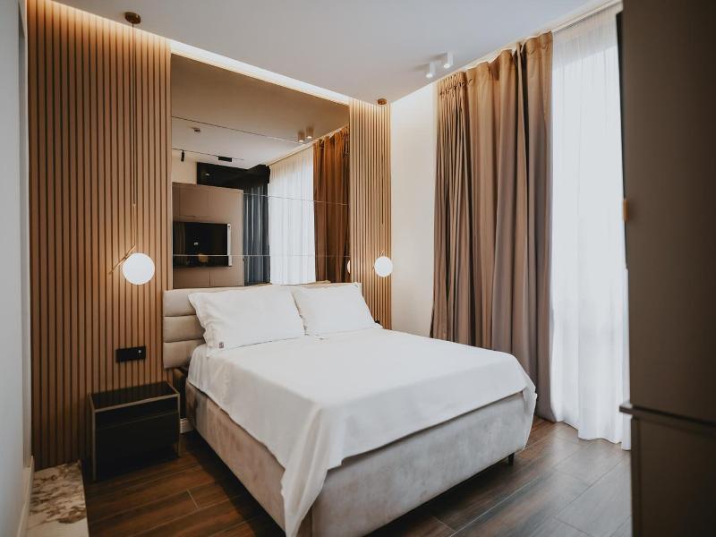 Poetica Boutique Sky Hotel image