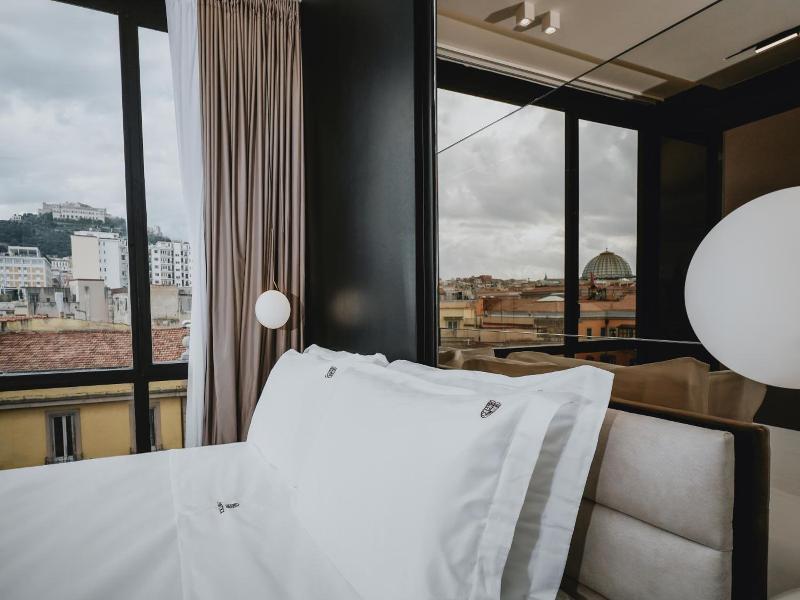 Poetica Boutique Sky Hotel image