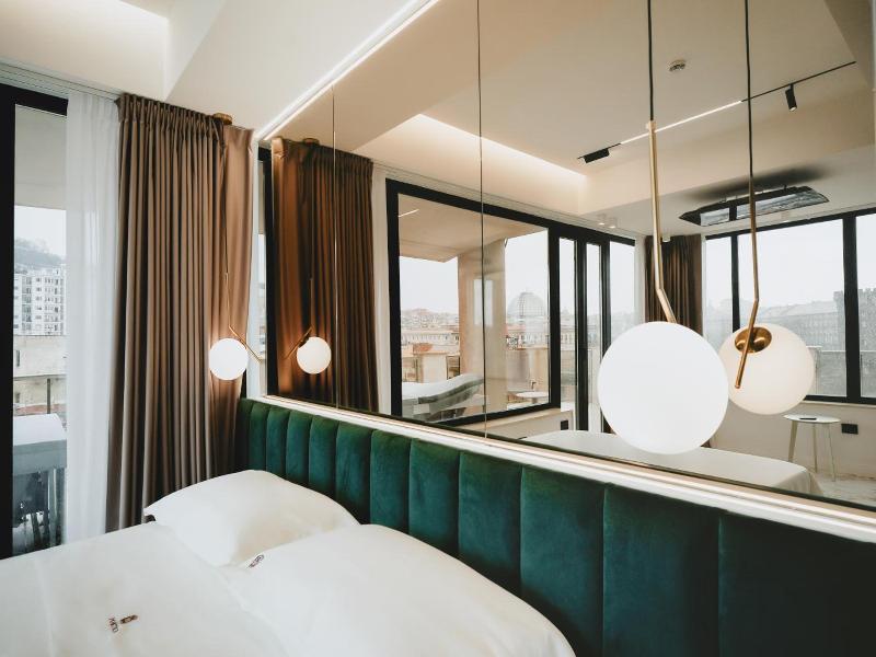 Poetica Boutique Sky Hotel image