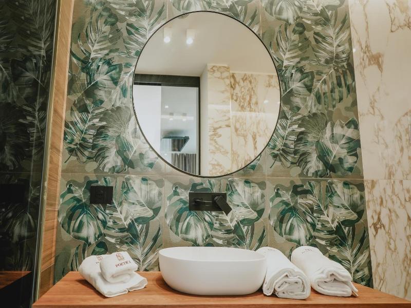 Poetica Boutique Sky Hotel image