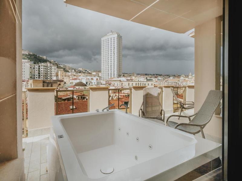 Poetica Boutique Sky Hotel image