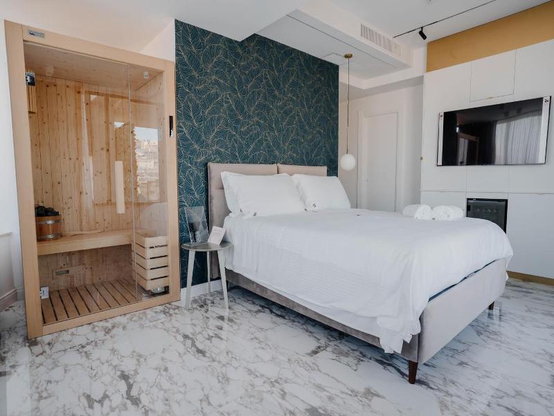 Poetica Boutique Sky Hotel image