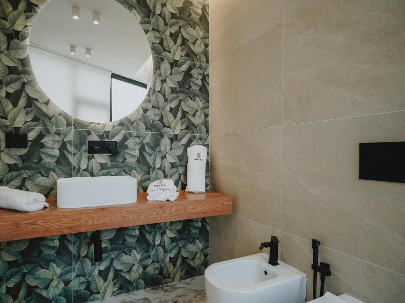 Poetica Boutique Sky Hotel image