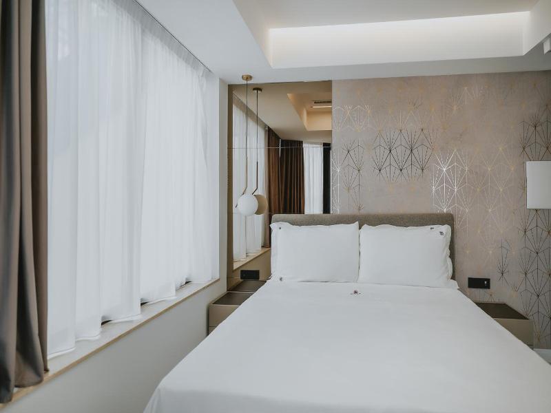 Poetica Boutique Sky Hotel image