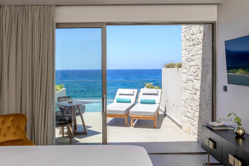Castello Boutique Suites By The Sea image