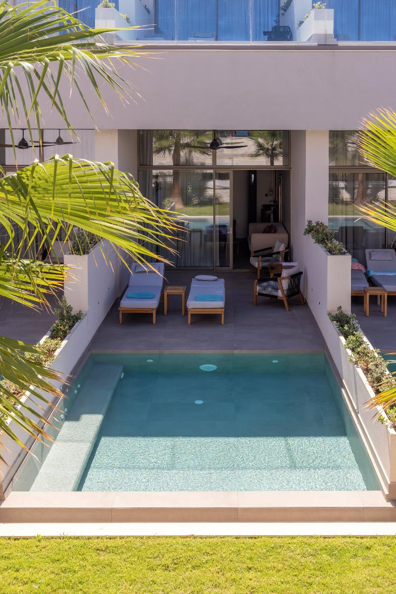 Castello Boutique Suites By The Sea image