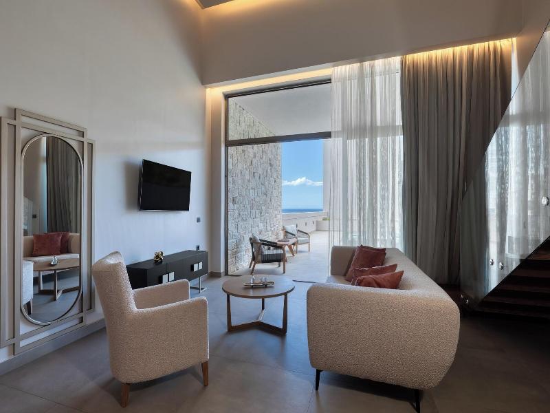 Castello Boutique Suites By The Sea image