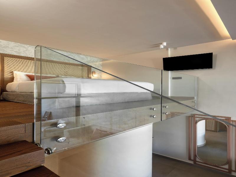 Castello Boutique Suites By The Sea image