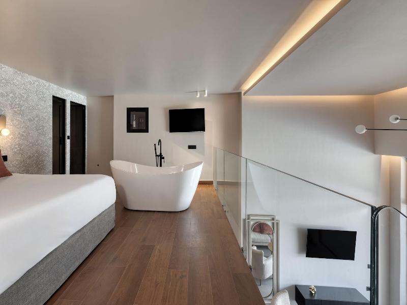 Castello Boutique Suites By The Sea image