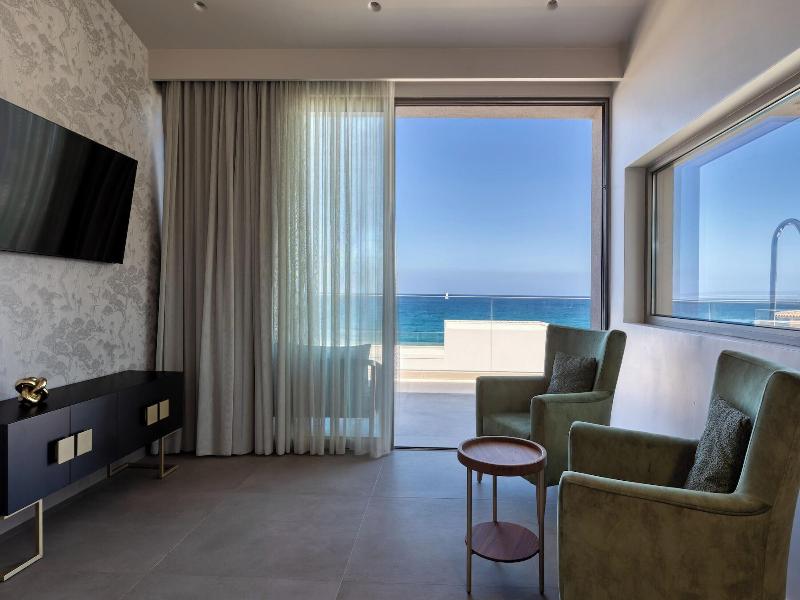 Castello Boutique Suites By The Sea image