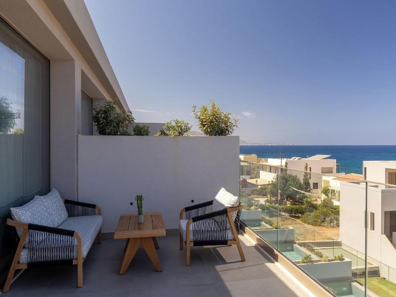Castello Boutique Suites By The Sea image