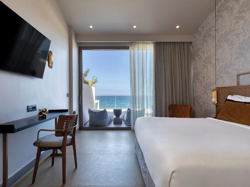 Castello Boutique Suites By The Sea image