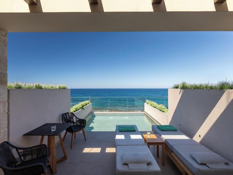 Castello Boutique Suites By The Sea image