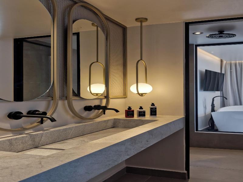 Castello Boutique Suites By The Sea image