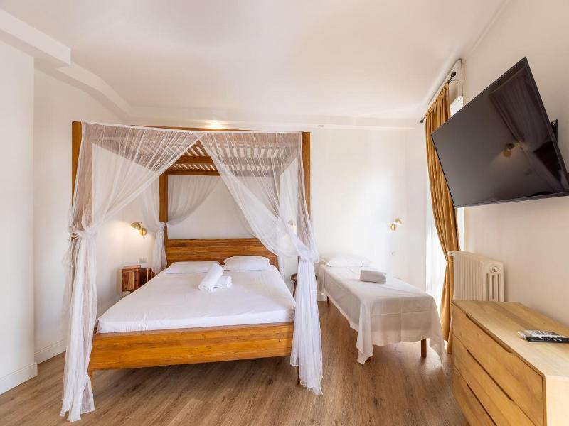 Baby Hotel image