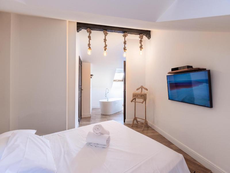 Baby Hotel image