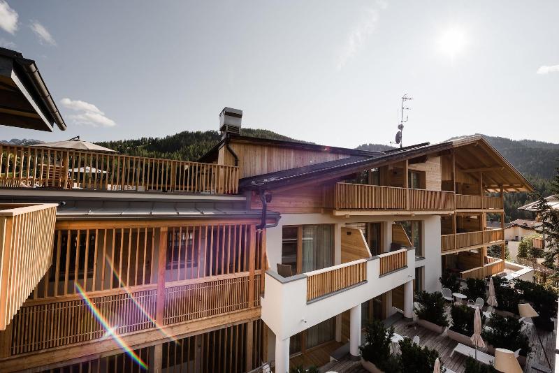 Hotel Diamant image