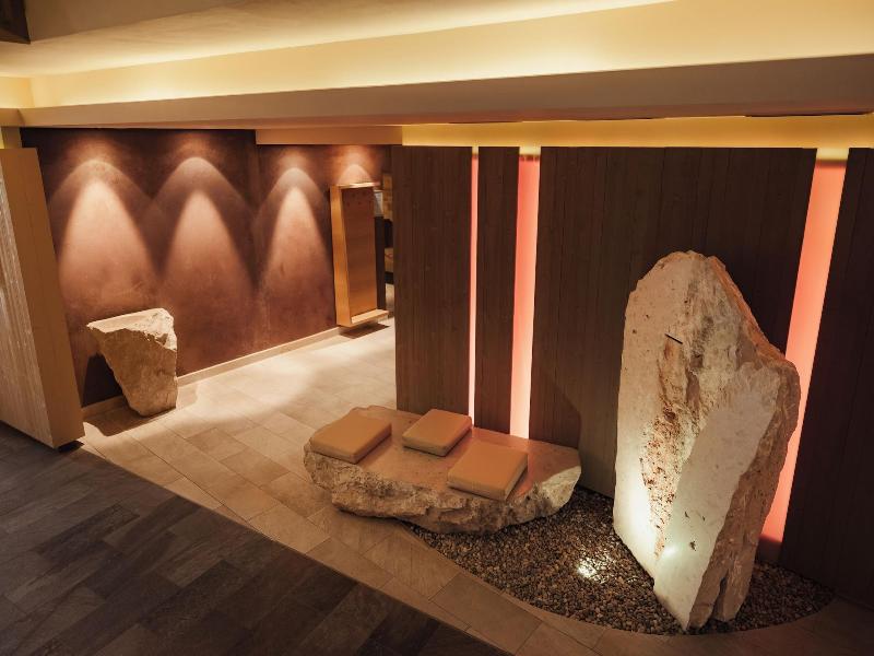 Hotel Diamant image